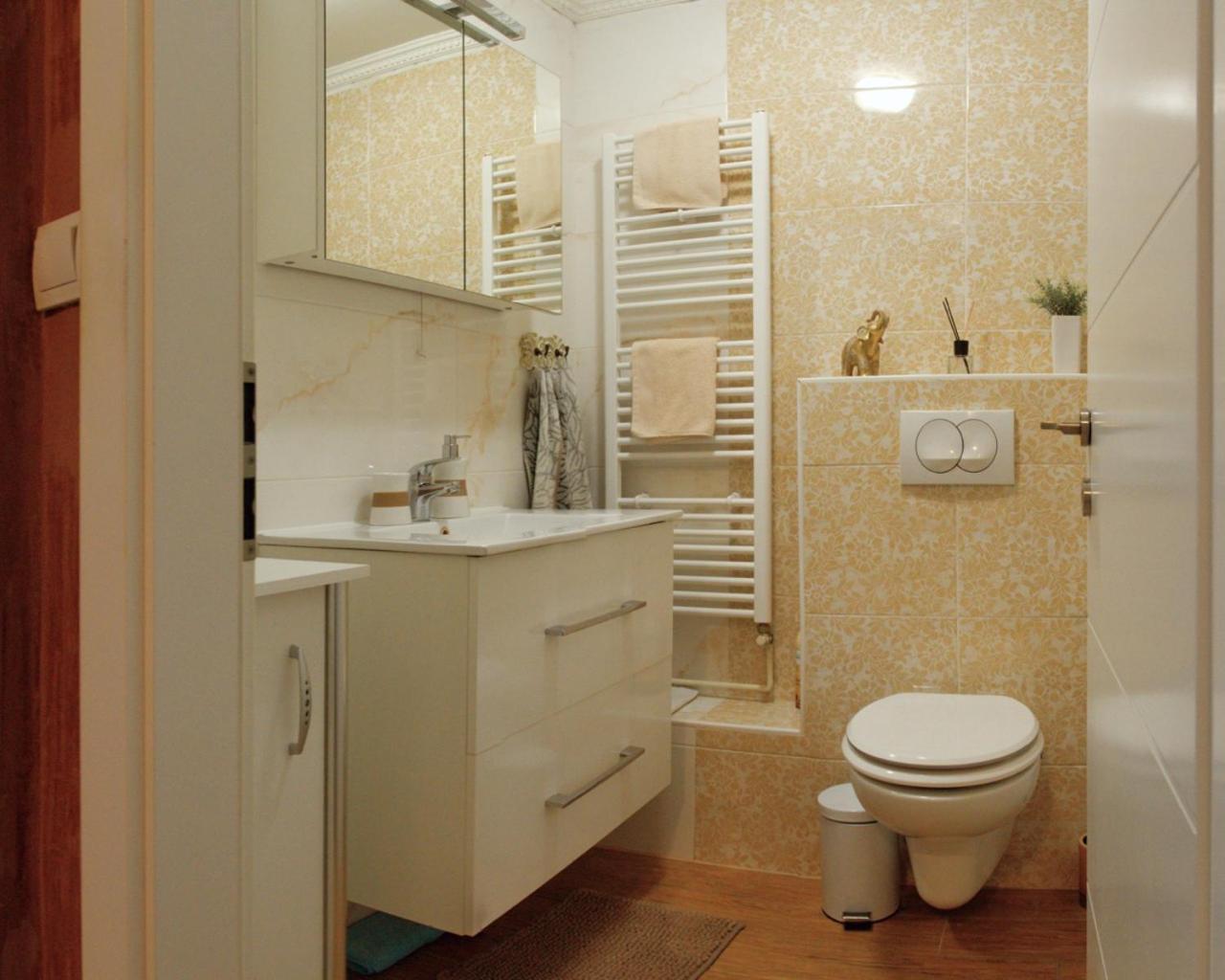 Sunny Day -Arena Zagreb , 2 Bathrooms, 102M², 客房 照片